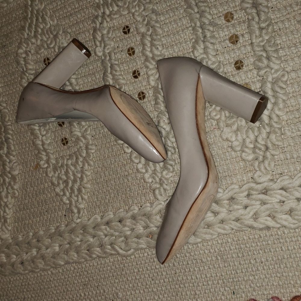 Vince Camuto Gray leather heels shoes size 8.5 - Picture 8 of 12